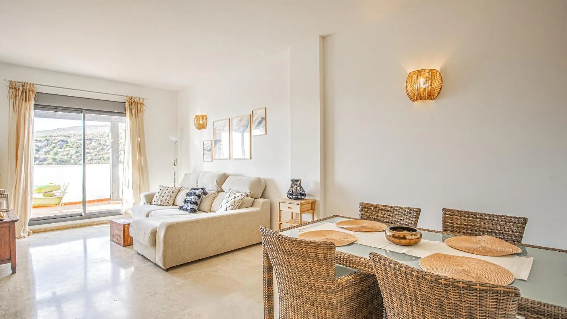 La Vista - Rock Bay Apartment Manilva Spain